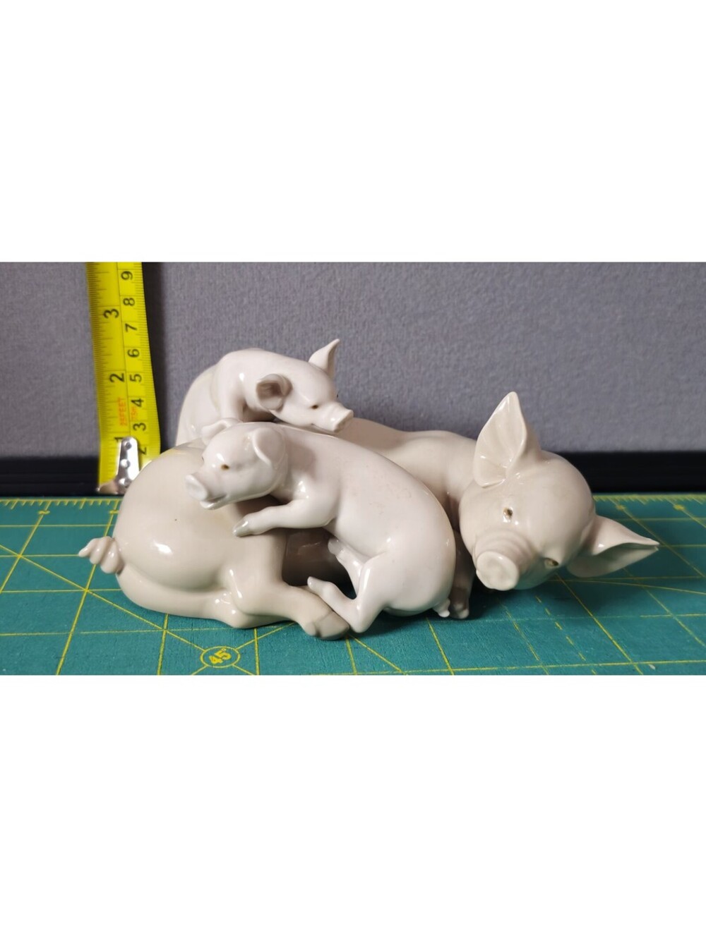 Lladró Porcelain Figurine of Pig Family Sleeping